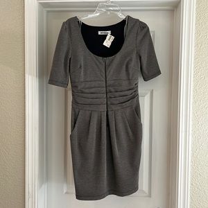 Mystic Dress with zipper from and pockets!